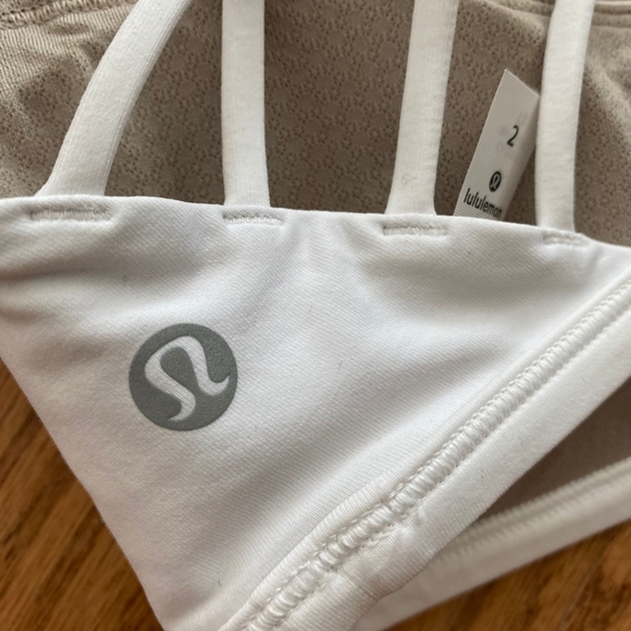 Lululemon White Sports Bra Size 2 - Picture 3 of 10
